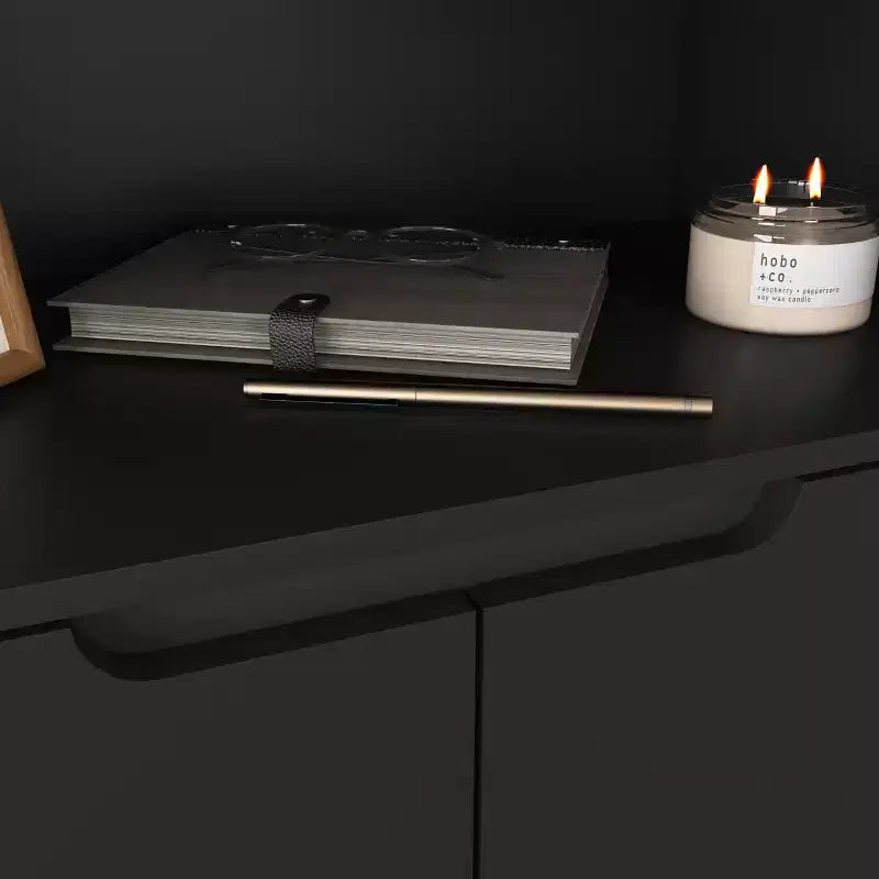 Grande bibliothèque avec portes en verre trempé et étagères réglables, armoire en MDF peint noir à 4 portes pour salon/chambre