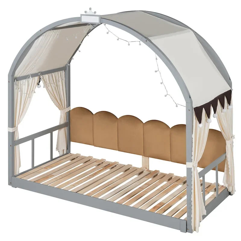 Lit plateforme Montessori au sol en bois massif, style maisonnette avec toit arqué et lit gigogne, pour filles et garçons