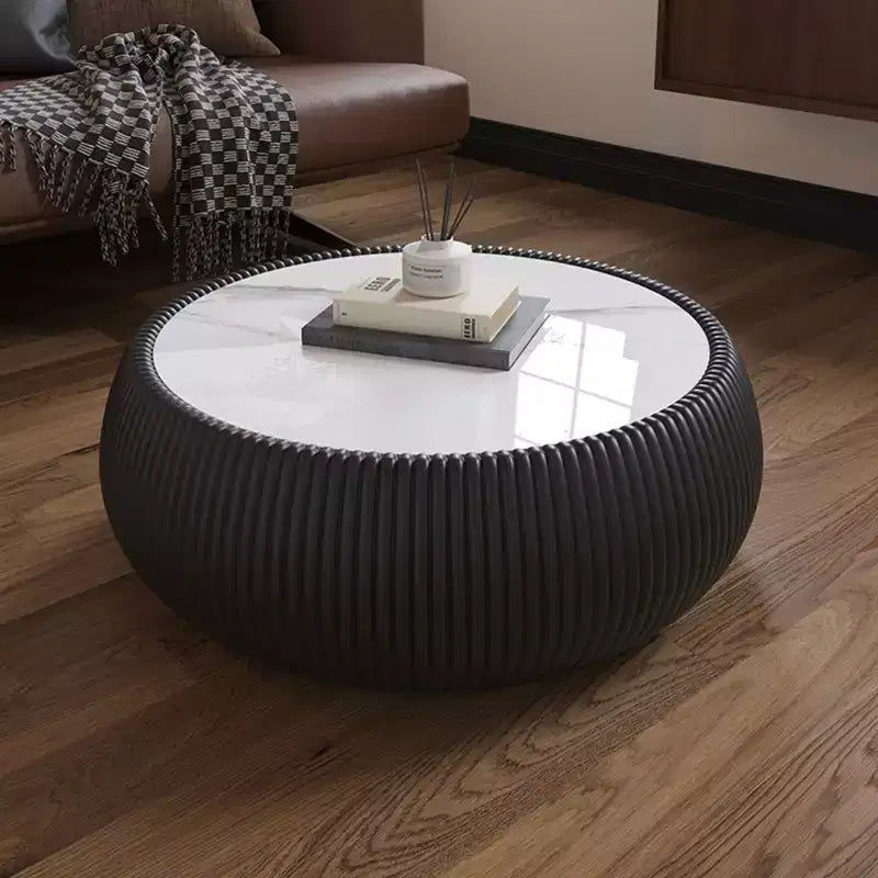 Table basse ronde moderne Okak avec plateau en marbre et côté en cuir, table d'appoint à la mode pour salon, chambre à coucher