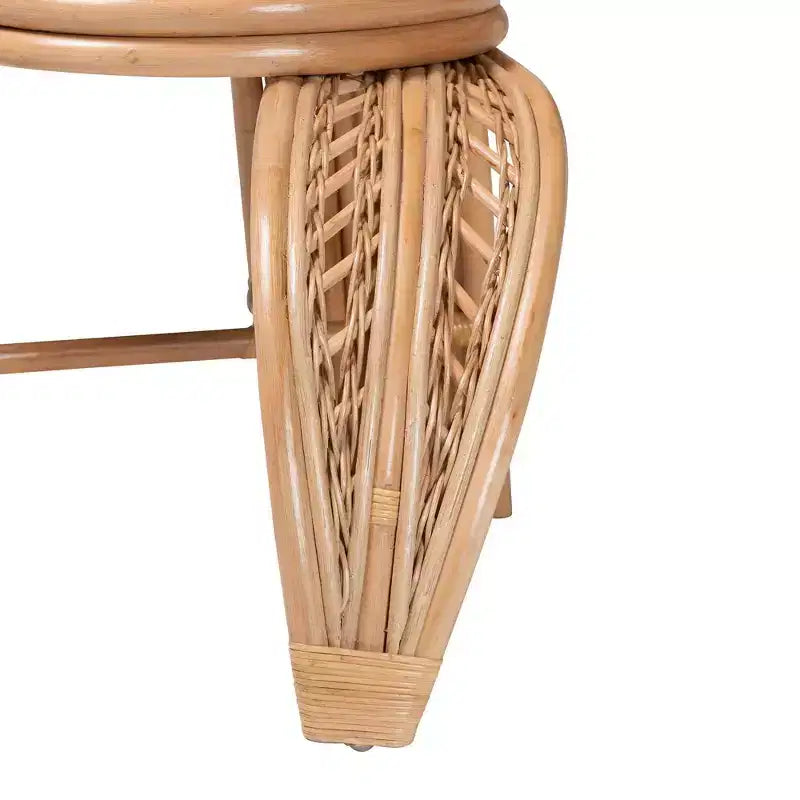 Chaise d'appoint en rotin naturel Gresham bali & pari, Blanc/Marron naturel : Fabriquée à la main, coussin en mousse, aucun assemblage requis